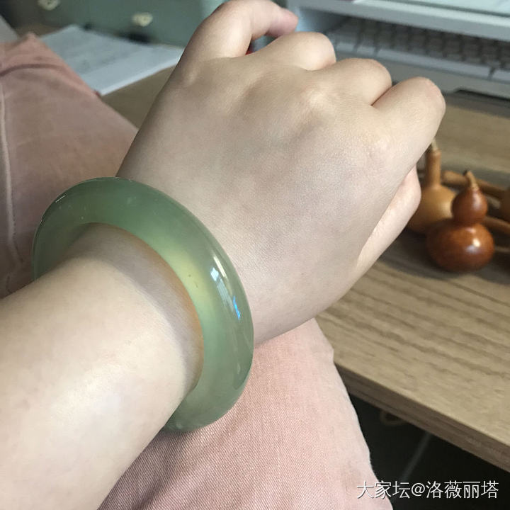 放假第一天 我们这里竟然开始下雨了_手镯岫岩玉