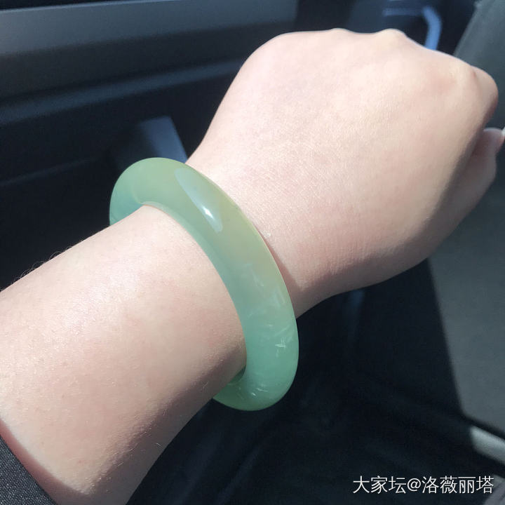 放假第一天 我们这里竟然开始下雨了_手镯岫岩玉