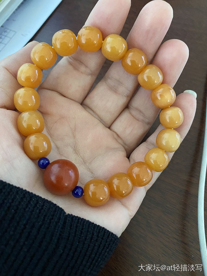 油亮亮的珠子_琥珀蜜蜡珠串