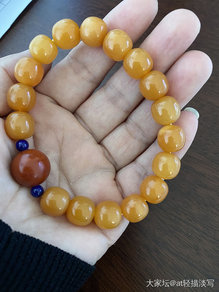 油亮亮的珠子_琥珀蜜蜡珠串