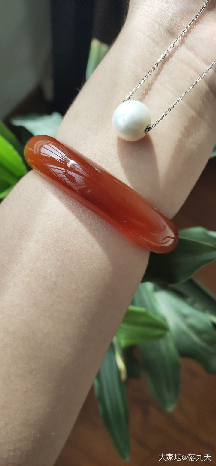 白配红_玉髓玛瑙珍珠