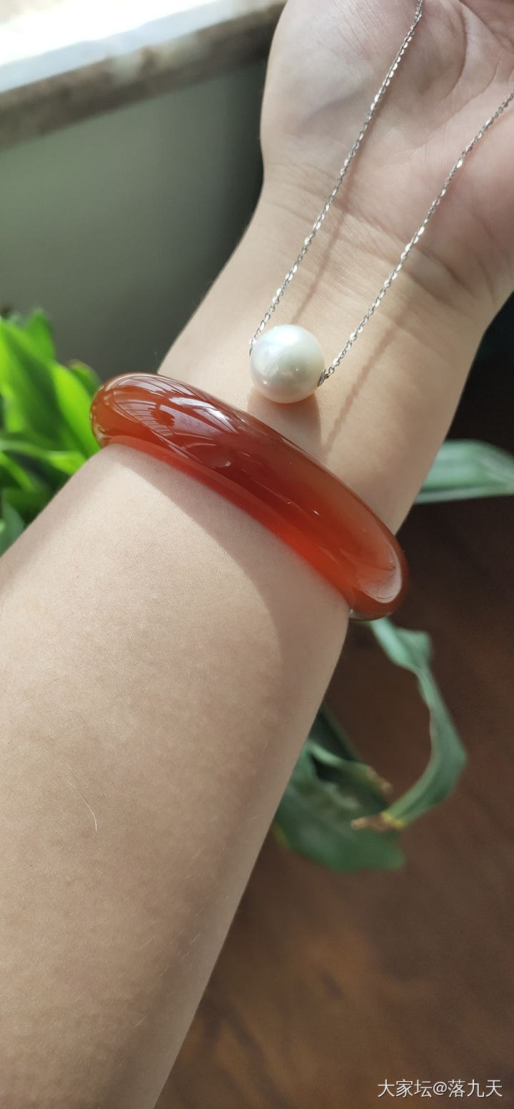 白配红_玉髓玛瑙珍珠