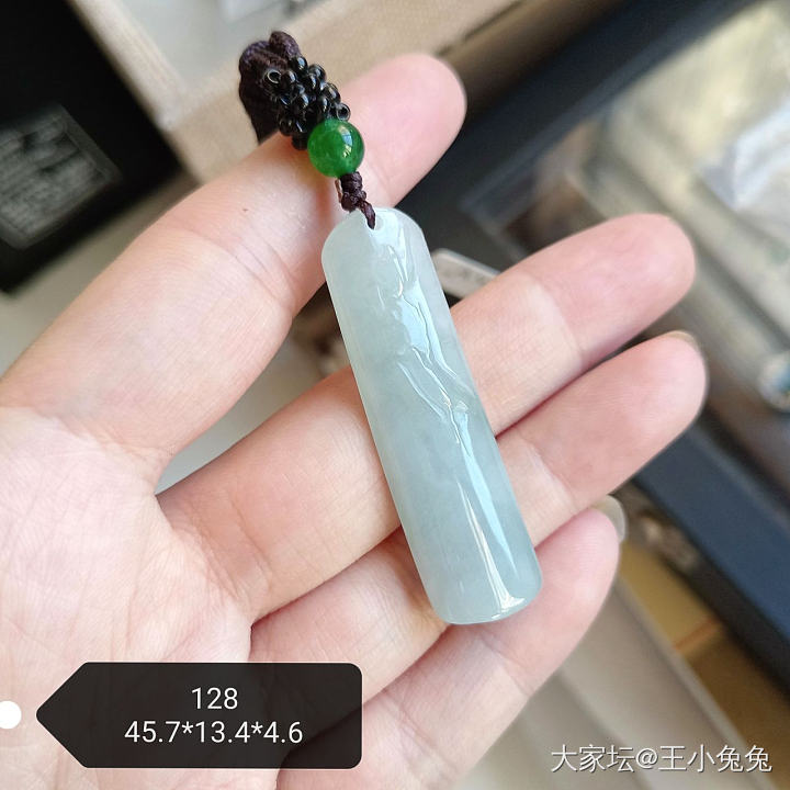 一堆一百多块的白菜价翡翠吊坠，
清仓回血，超便宜任选，满400包邮_翡翠