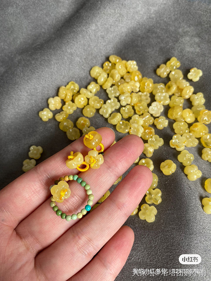 蜜蜡桂花💰9.5，蝴蝶结8.8一个_琥珀蜜蜡