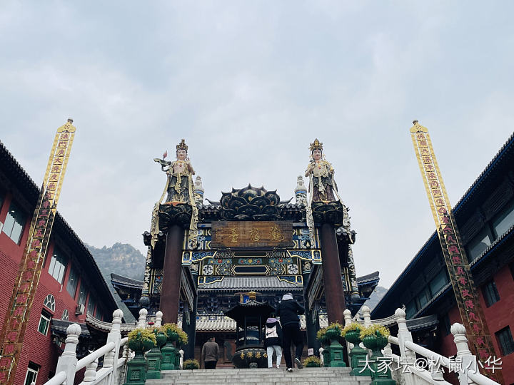 白瀑寺

应该是第三次来这里了，藏在山凹里的寺院，挺有特色的。寺院不是很大，一进..._旅游生活