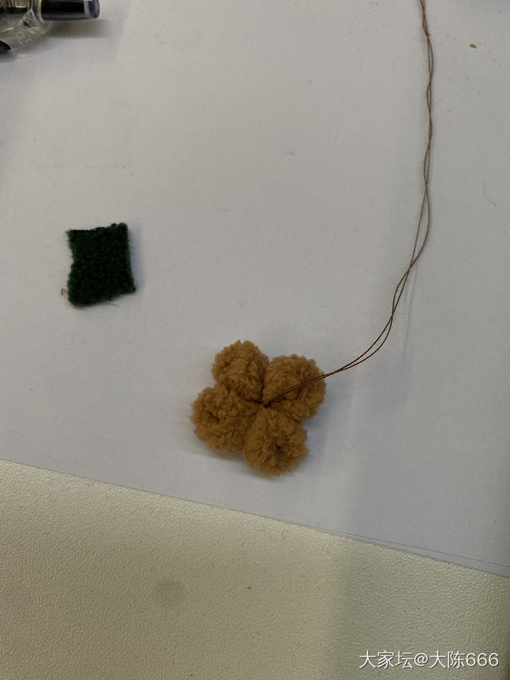 今天背了自己自己做的布包，一串小花花，心情都好了_包包