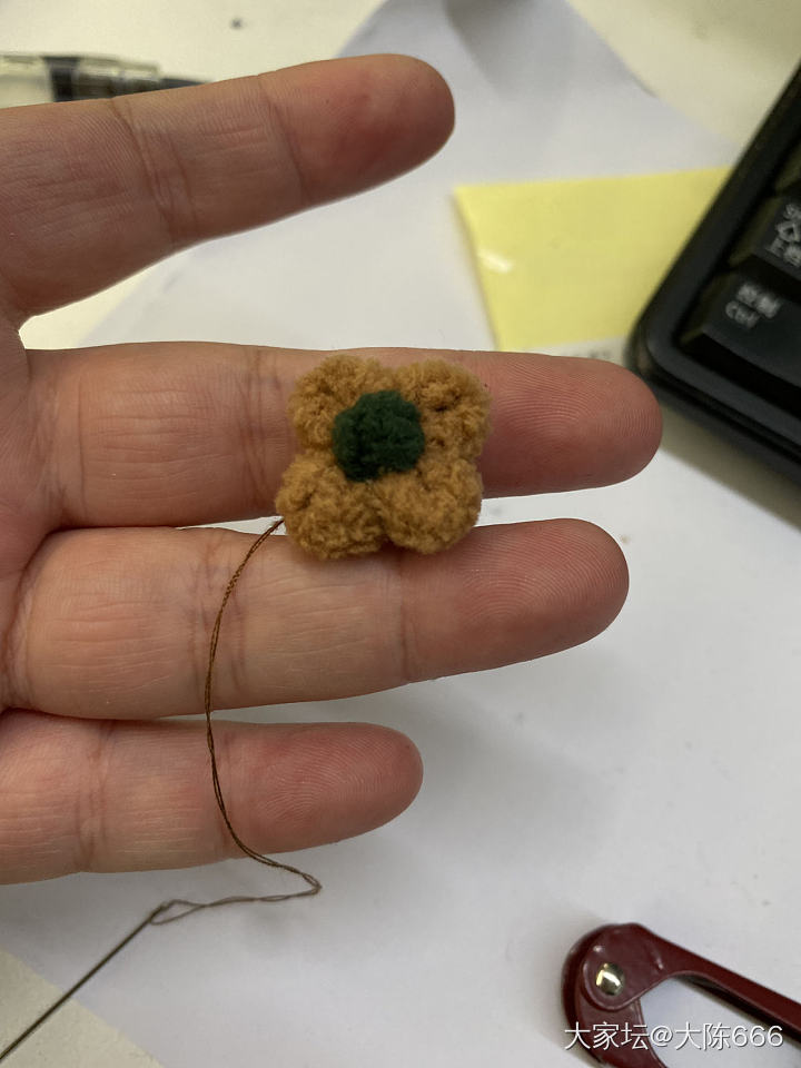 今天背了自己自己做的布包，一串小花花，心情都好了_包包