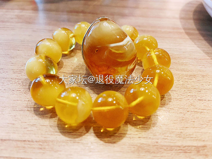 像蜜糖，甜蜜会发光_戒指珠串琥珀蜜蜡