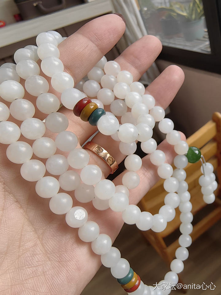 新入了两个串串，给他们洗了个澡，穿上新衣服，哈哈～卡6的比较貌美，很细很油。卡8..._和田玉