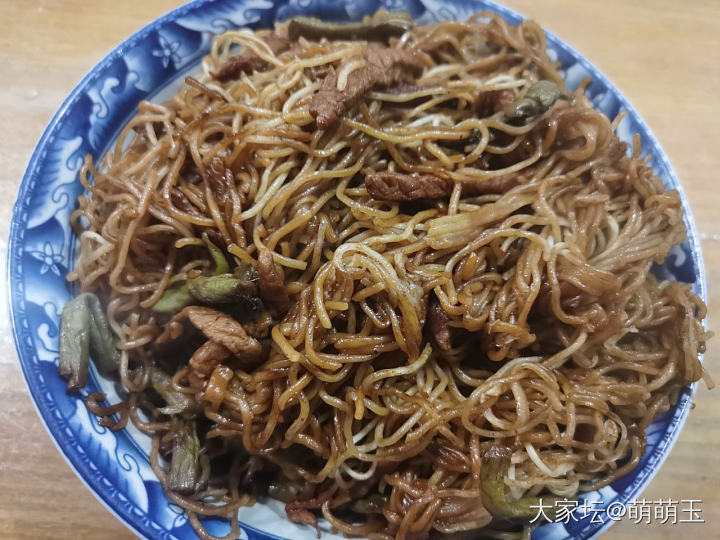 晚上实在太饿了( •̥́ ˍ •̀ू )，扛不住了，做了焖面。。。_美食