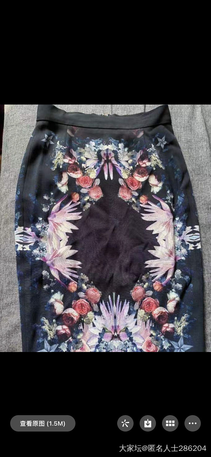 给大家看看这富婆出的丑衣服丑鞋_穿搭