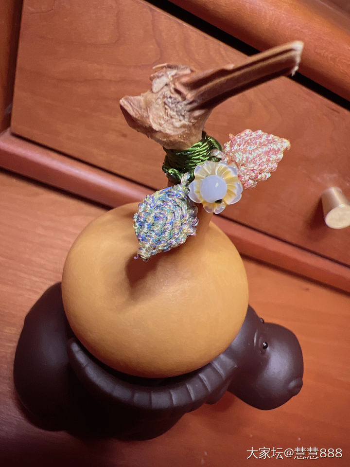 家里某个属于自己的治愈小角落……_葫芦编绳翡翠金