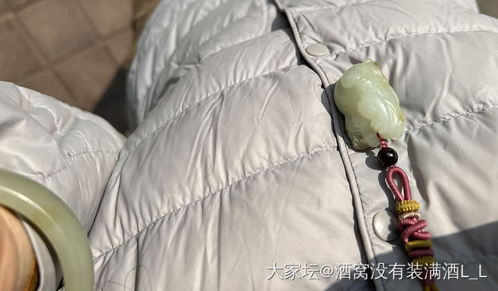 被这低头的一抹油治愈_和田玉
