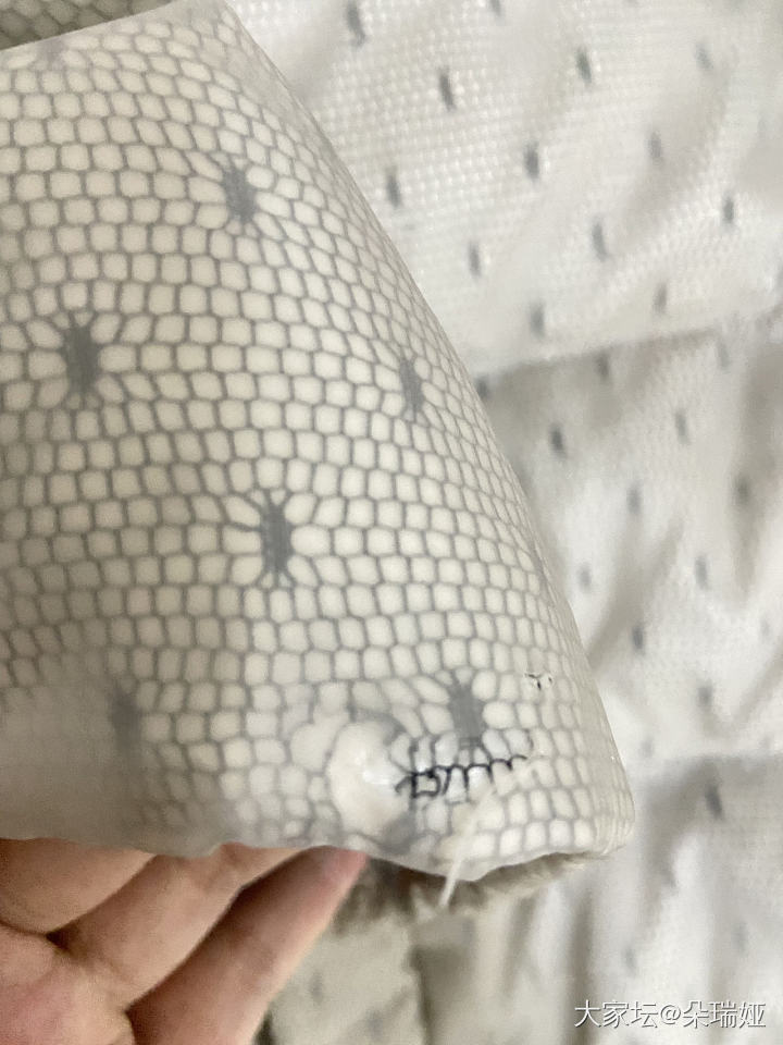 很喜欢的一件衣服被划破了_穿搭