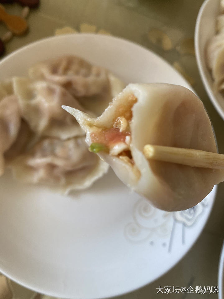 有妈哒孩子像个宝～西红柿鸡蛋饺子🥟～_美食