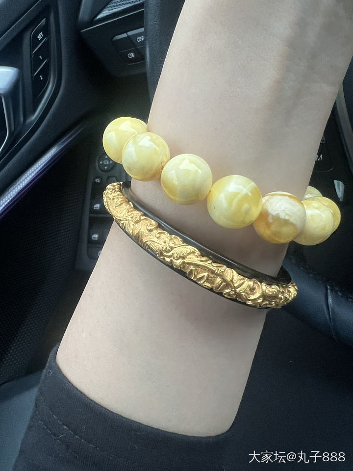 今天的左手_琥珀蜜蜡金