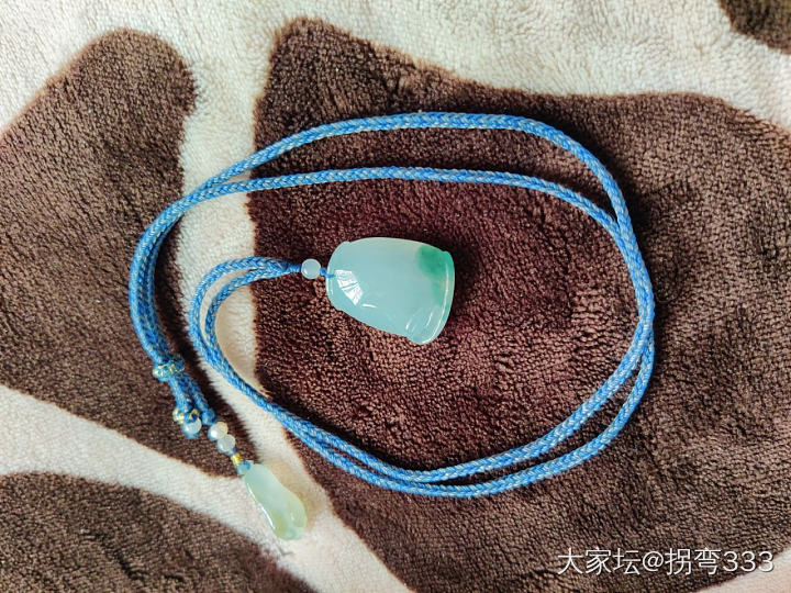 啧～这个厚墩墩，搭配挂绳就好很多了_翡翠