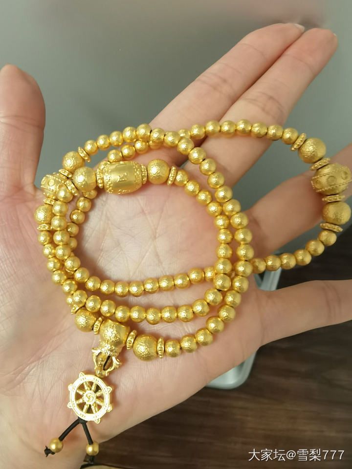 大家的三圈手串都是搭配什么穿的啊，买了一条4m这样的，想get你们的同款_串珠金
