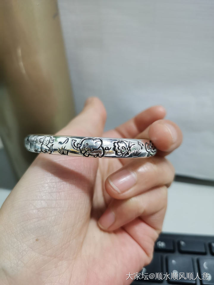 30克的银镯会不会割手？_银