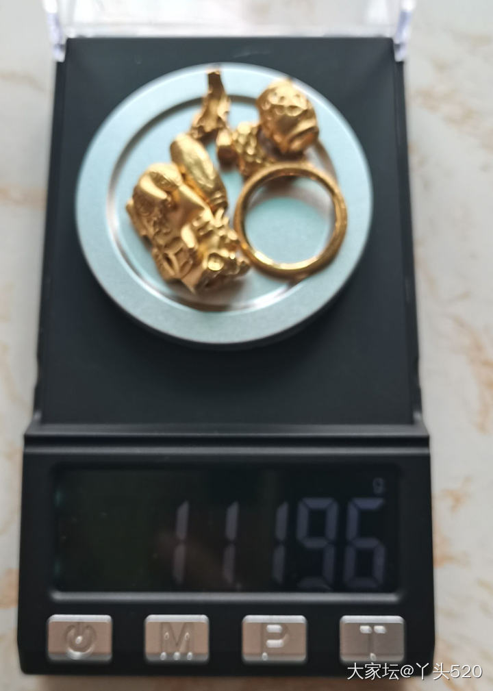 第一次回收
说了好久回收，一直拖着。
终于去了，价格算踩着最低价。
还是记录一下_网店商家