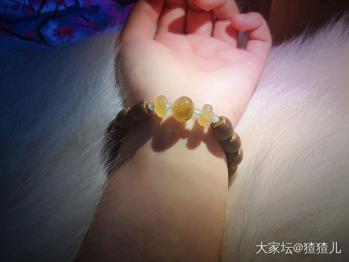 沉香加翡翠，美丽会翻倍哦😊_翡翠香道文玩