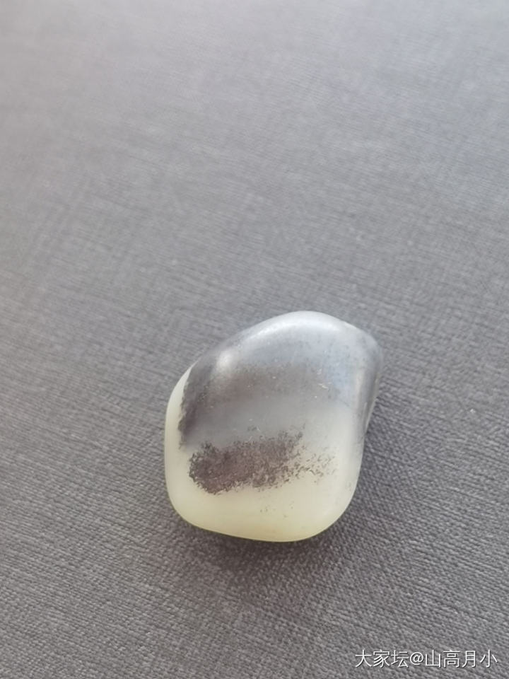 青花的黑白人生_原石和田玉
