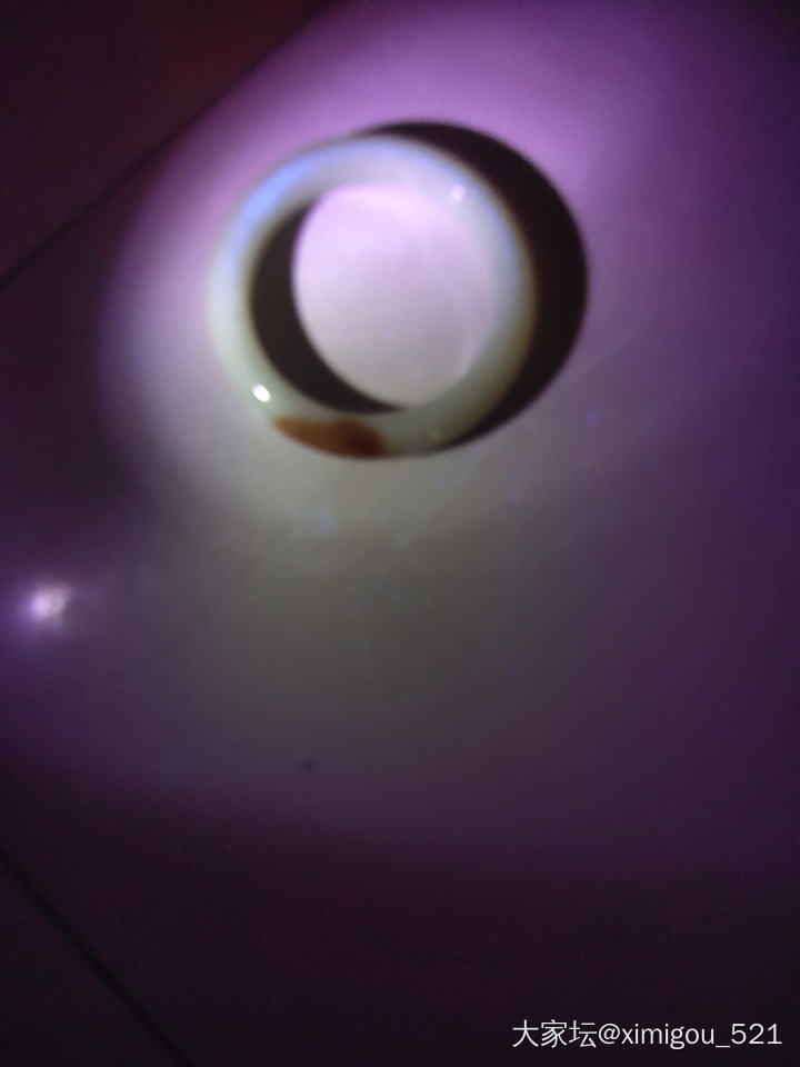 为啥岫玉用紫光灯打也有淡淡的荧光反应_岫岩玉