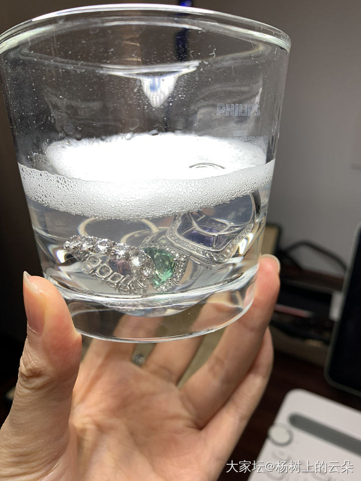 给爱妃们洗澡了_彩色宝石
