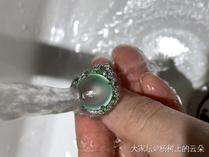给爱妃们洗澡了_彩色宝石