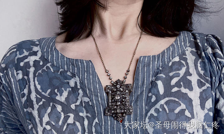长着“非洲娘娘”脸的“法国佳丽”_镶嵌钻石