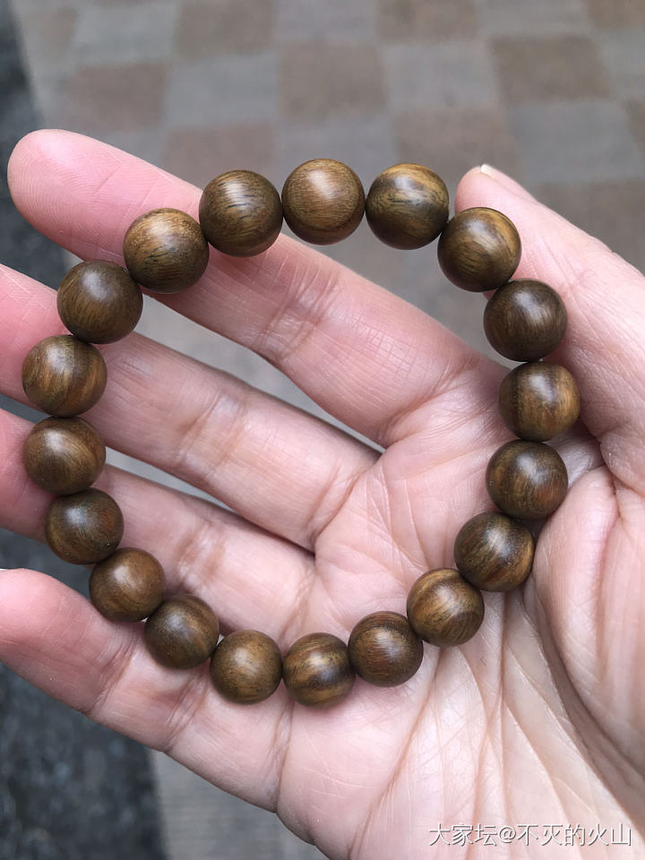 晒一晒买到过最满意的绿檀手串_绿檀