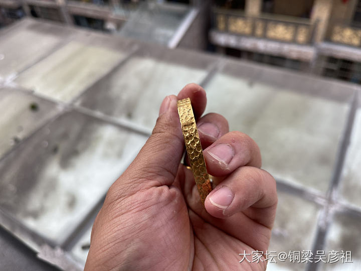 今天自己打的锤纹开口手镯_金工金