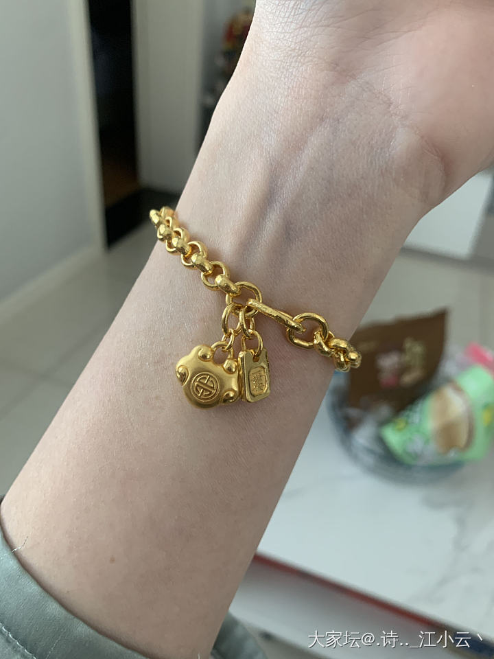 千万两手牌_手饰金