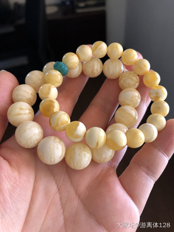 给这个小可爱建个对比贴_珠串琥珀蜜蜡