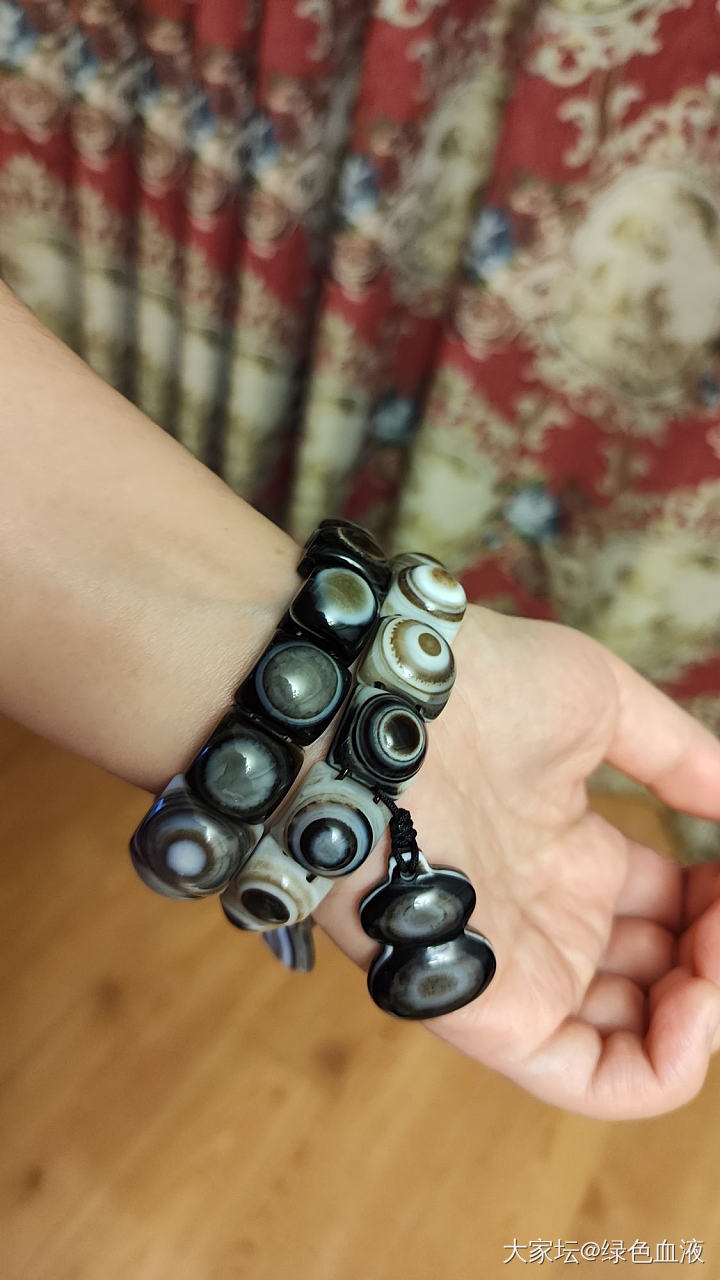 （密集恐惧，慎入）午夜继续放恐怖，升级版眼珠子_手排玉髓玛瑙