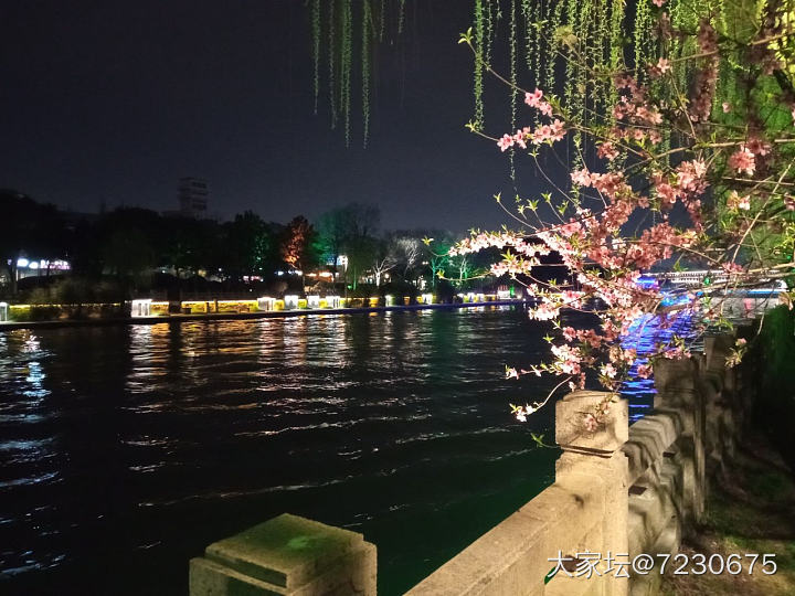 扬州古运河的夜景_旅游