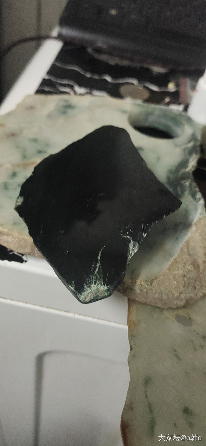 有没有大大帮我看一下 这到底是机雕的还是手工雕的牌子了_翡翠