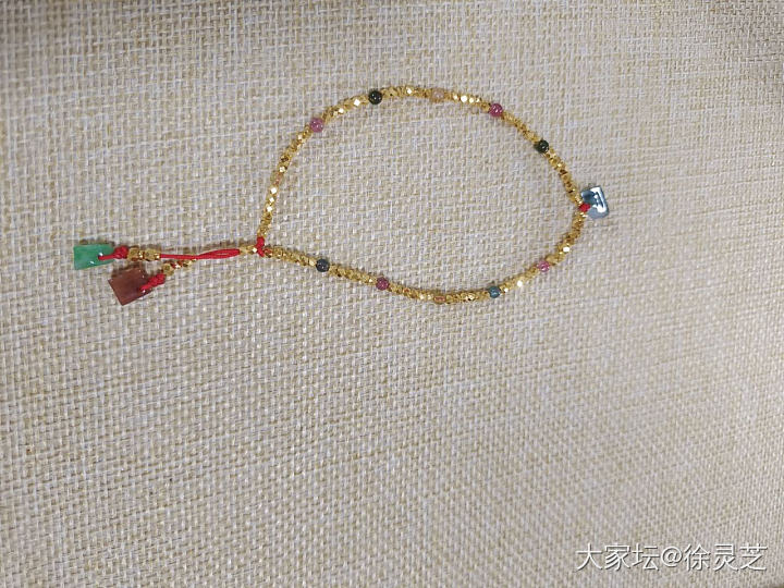手工快乐，第一个是给它编了个扣，因为怕掉了_手工diy