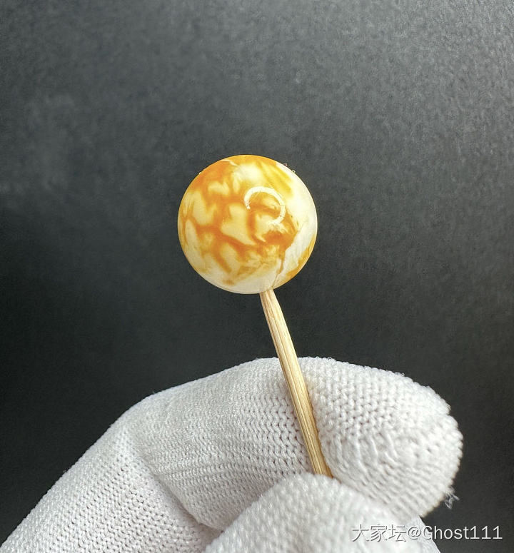 两颗蜜蜡该选哪颗？_琥珀蜜蜡