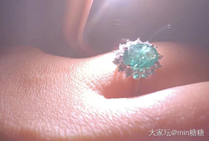 我这个祖母绿是不是买到垃圾了… 直播间买的，1.8克拉。才用了6k，问了卖家说是..._祖母绿