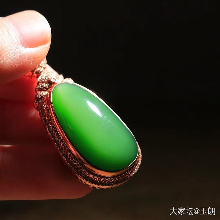 19克俄碧18k金镶吊坠_和田玉