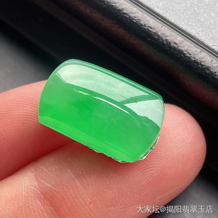 美美的_翡翠