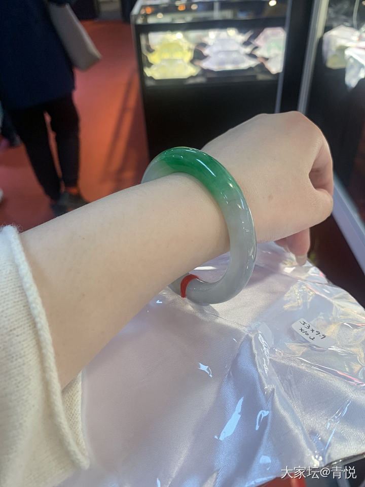 逛了一下午珠宝展，只看了一个厅_展会翡翠