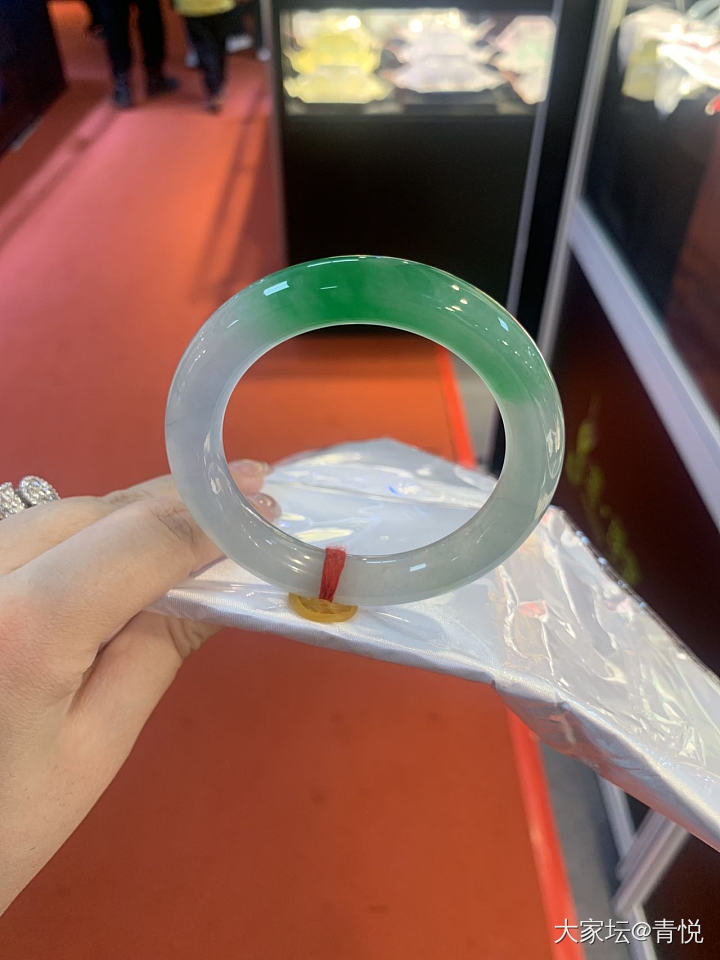 逛了一下午珠宝展，只看了一个厅_展会翡翠