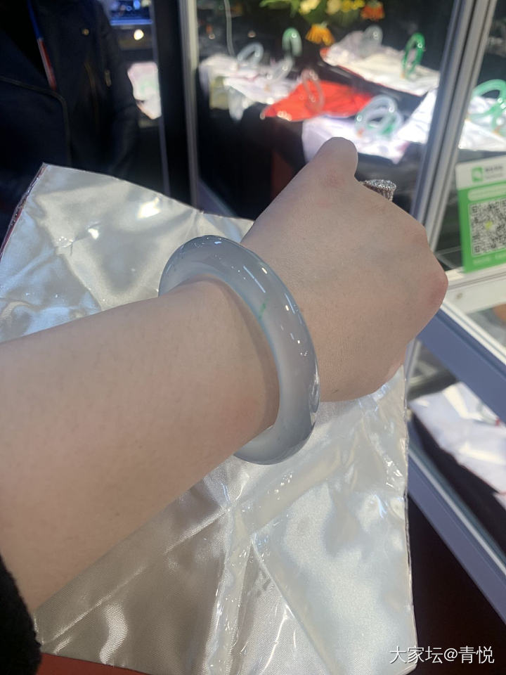 逛了一下午珠宝展，只看了一个厅_展会翡翠