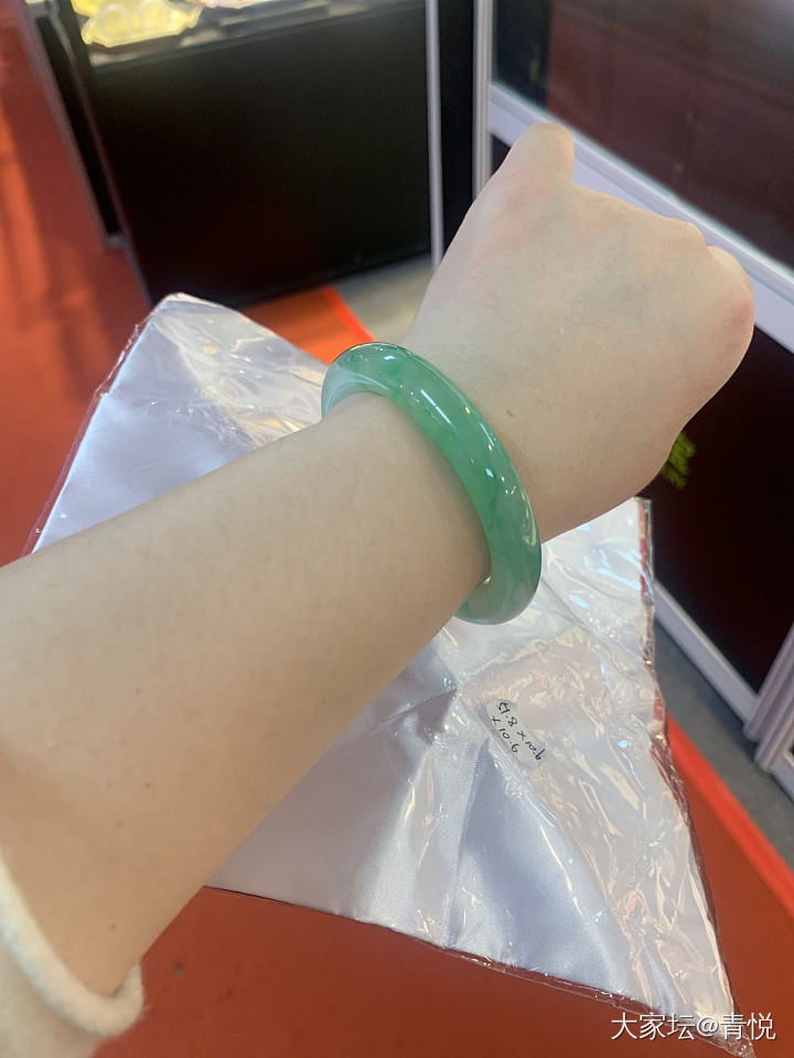 逛了一下午珠宝展，只看了一个厅_展会翡翠