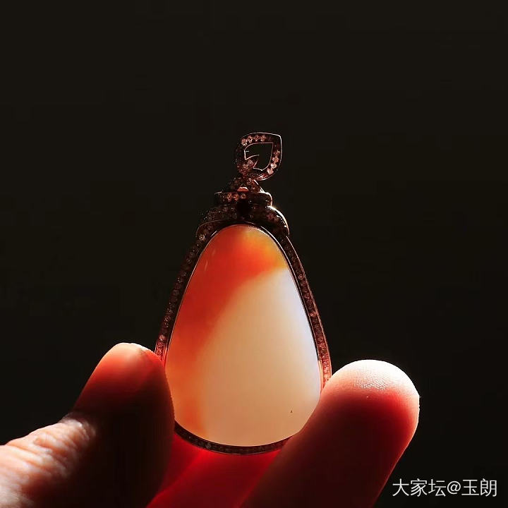 17.2克且末糖白金镶无事牌_和田玉