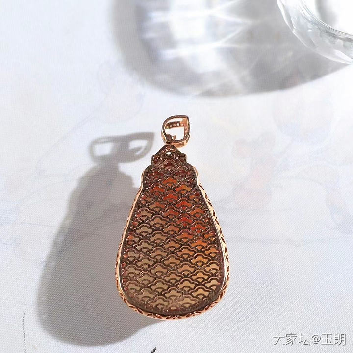 17.2克且末糖白金镶无事牌_和田玉