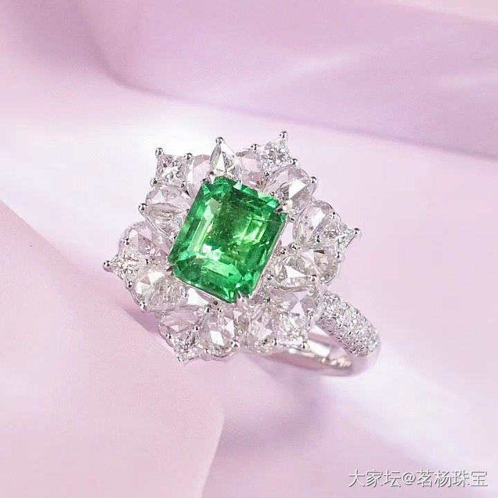 冰花～祖母绿戒指💍～_彩色宝石