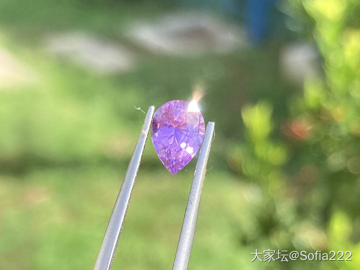 梦幻，浪漫的紫色蓝宝石， 一眼就让人爱上_彩色宝石
